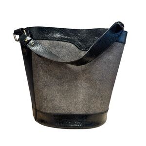A Bellucci leather bucket bag